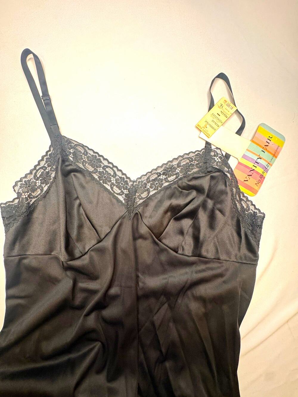 Vtg. Vanity Fair No Ride-Up Black Lace Trim Full Slip Women's L Nylon Adjustable